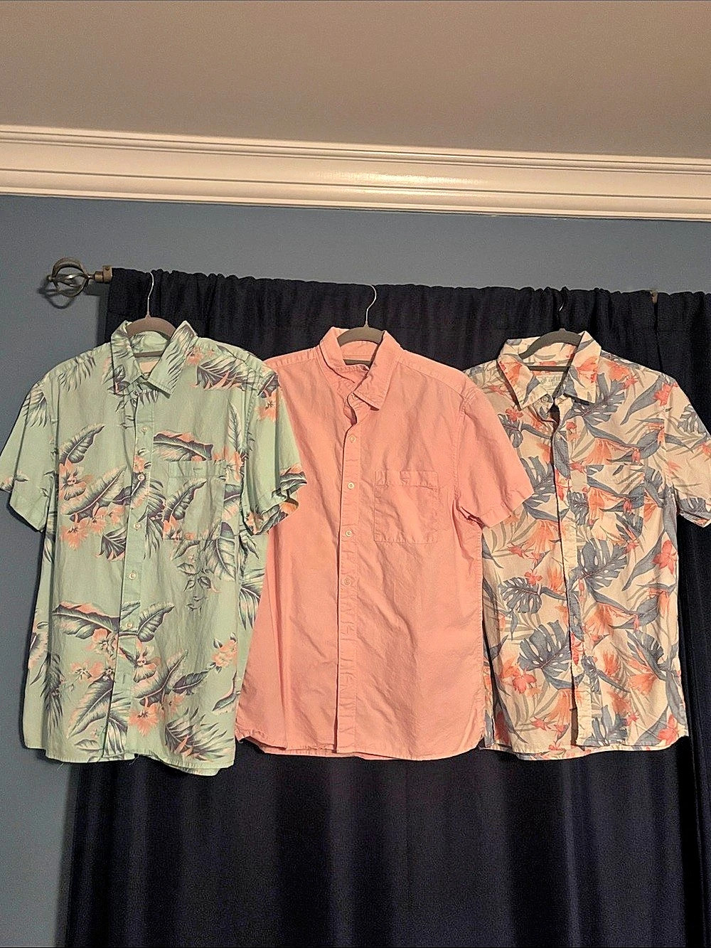 Men’s American Eagle Short-Sleeve Button-Up Bundle - Size Medium